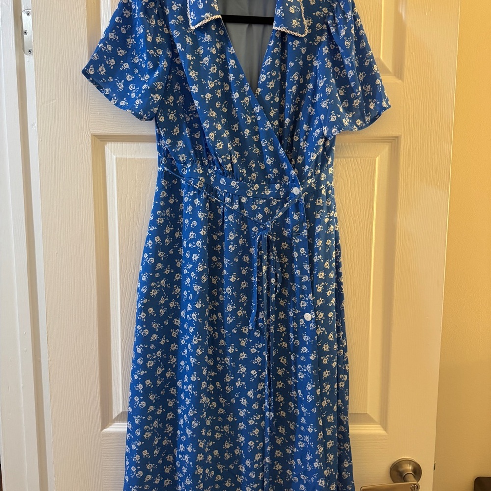 Chic Blue Floral Midi Dress